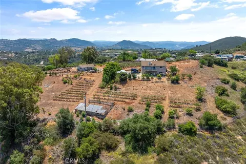 View/Area - 1996 Rainbow Glen Rd, Fallbrook, CA 92028 photo 7 of 10