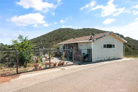 Exterior - 1996 Rainbow Glen Rd, Fallbrook, CA 92028 photo 4 of 16