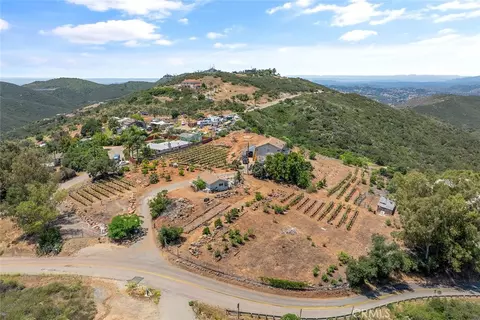 View/Area - 1996 Rainbow Glen Rd, Fallbrook, CA 92028 photo 2 of 10