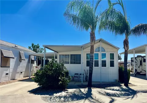 1295 S Cawston Ave #422, Hemet, CA 92545