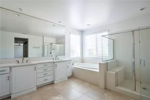 Bath - 45118 Riverstone Ct, Temecula, CA 92592 photo 4 of 5