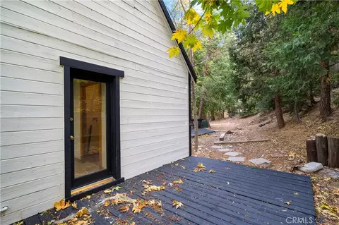 Exterior - 814 Glen View Ln, Twin Peaks, CA 92391 photo 9 of 13