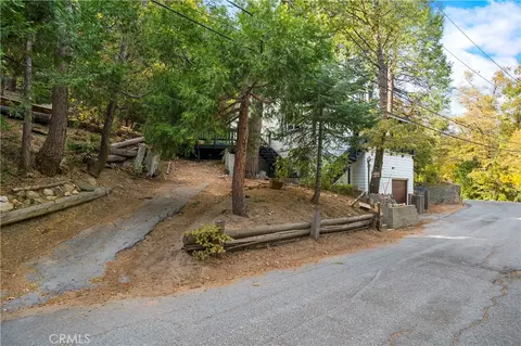 Exterior - 814 Glen View Ln, Twin Peaks, CA 92391 photo 12 of 13