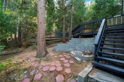 Exterior - 814 Glen View Ln, Twin Peaks, CA 92391 photo 10 of 13