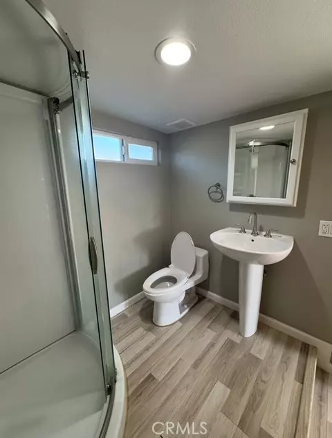 Bath - 9167 Citrus Ave, Fontana, CA 92335 photo 6 of 6