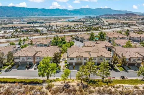 15655 Vista Way #100, Lake Elsinore, CA 92532