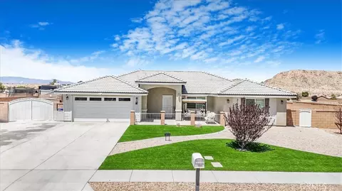17993 Mondamon Rd, Apple Valley, CA 92307