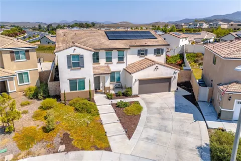 33022 Clairette Ct, Winchester, CA 92596