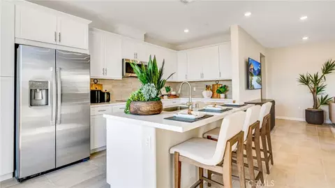 2745 E Amberley Privado, Ontario, CA 91762