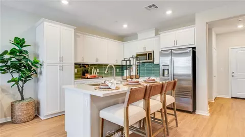 2747 E Amberley Privado, Ontario, CA 91762