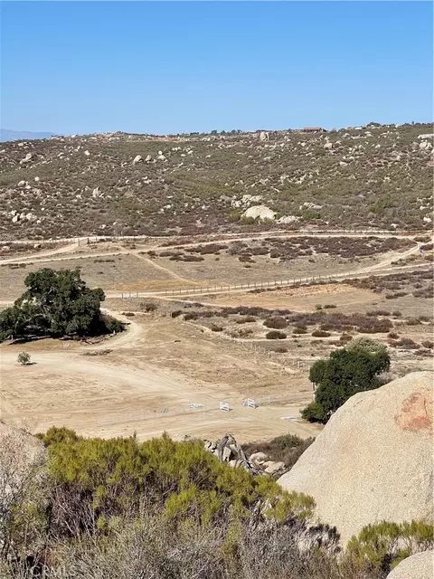 1718 Milpas Rd, Hemet, CA 92544