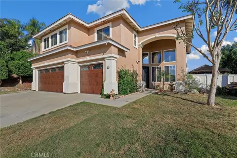 25 Corte Rivera, Lake Elsinore, CA 92532