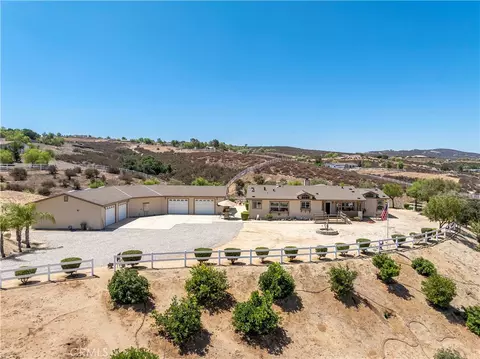 39597 Calle Escalona, Temecula, CA 92592