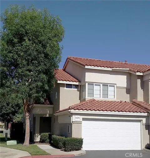 1121 San Marino Ct #101, Corona, CA 92881