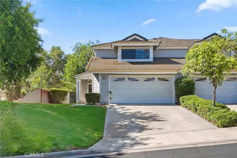 2172 Falcon Crest Dr, Riverside, CA 92506