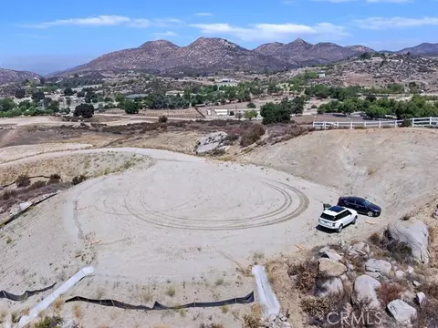 38766 E Benton, Temecula, CA 92592