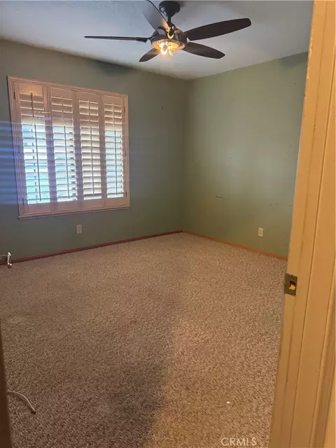 Bedroom - 18965 Siskiyou Rd, Apple Valley, CA 92307 photo 2 of 2