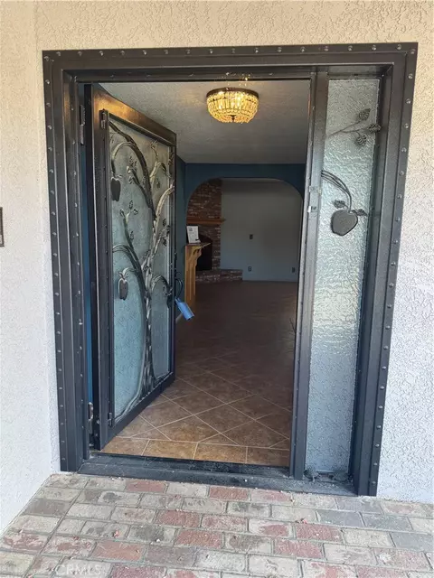 Entry Way - 18965 Siskiyou Rd, Apple Valley, CA 92307 photo 1 of 3