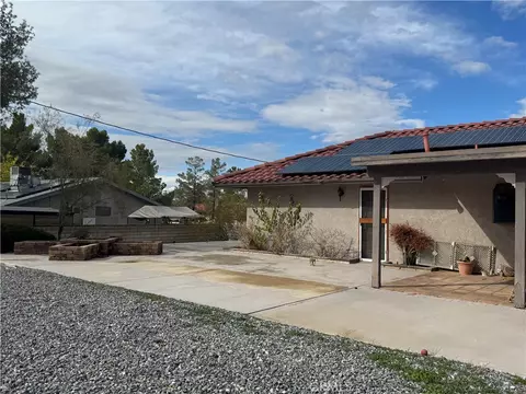 Exterior - 18965 Siskiyou Rd, Apple Valley, CA 92307 photo 2 of 3