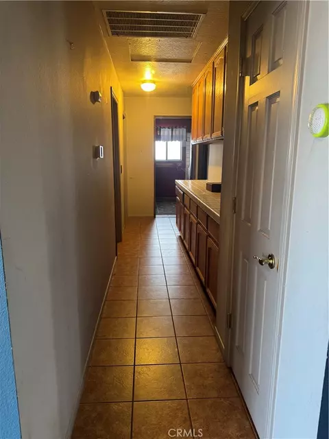 Entry Way - 18965 Siskiyou Rd, Apple Valley, CA 92307 photo 3 of 3