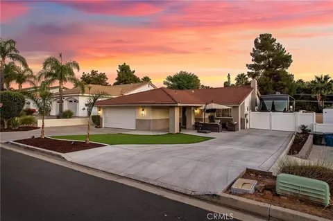 30809 Burning Tree Dr, Canyon Lake, CA 92587