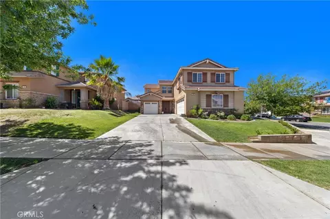 786 Suncup Cir, Hemet, CA 92543