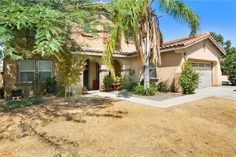 1053 Indiangrass Dr, Hemet, CA 92545