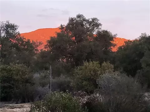 35250 Willow Creek Rd, Hemet, CA 92544