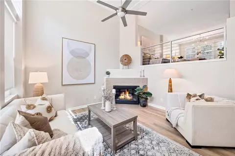 452 E Jeanette Ln, Santa Ana, CA 92705
