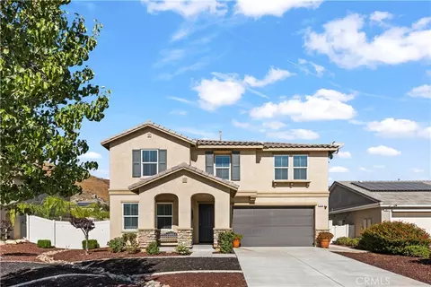346 Valencia Ct, San Jacinto, CA 92582