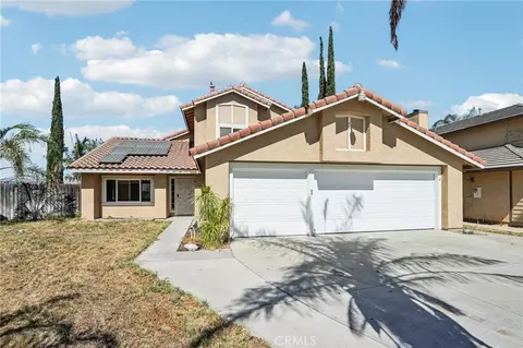 808 Daybreak Ct, San Jacinto, CA 92582