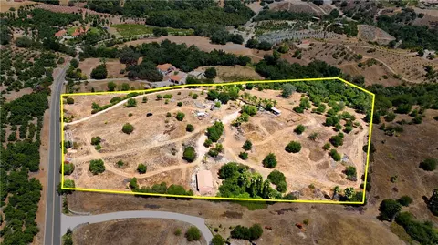22735 Carancho Rd, Temecula, CA 92590 photo 2