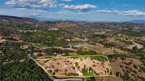22735 Carancho Rd, Temecula, CA 92590 photo 4