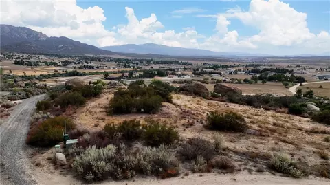 654 Skyview Way, Aguanga, CA 92536