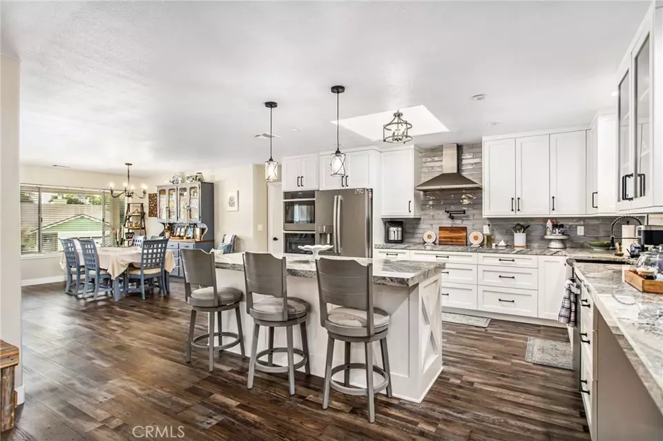 Kitchen - 31215 Emperor Dr, Canyon Lake, CA 92587 photo 1 of 6