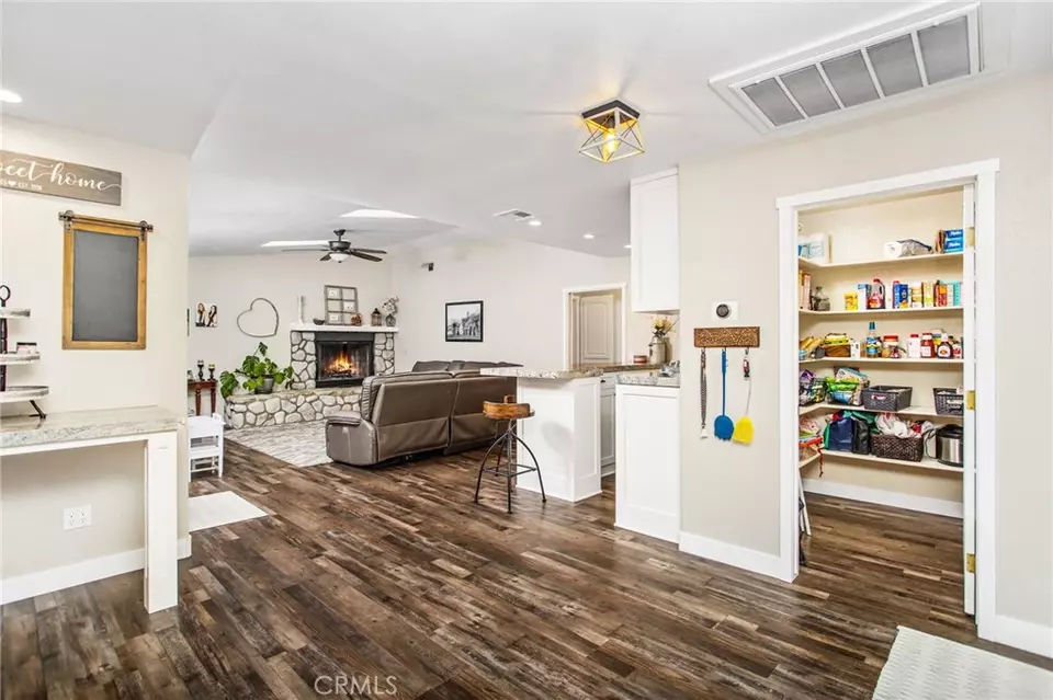 Entry Way - 31215 Emperor Dr, Canyon Lake, CA 92587 photo 2 of 3