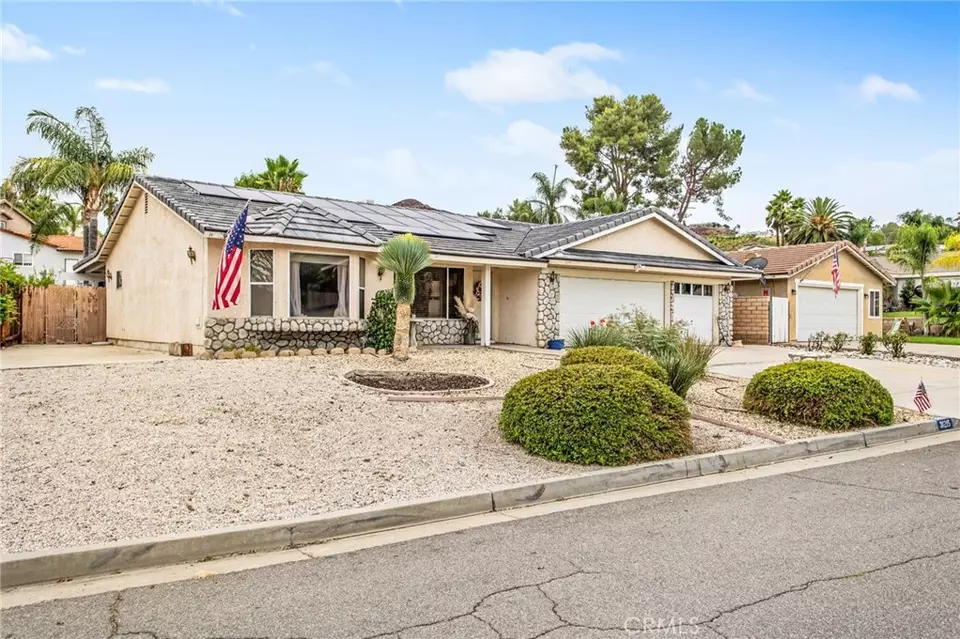 Exterior - 31215 Emperor Dr, Canyon Lake, CA 92587 photo 2 of 9