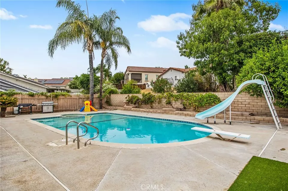 Exterior - 31215 Emperor Dr, Canyon Lake, CA 92587 photo 3 of 9