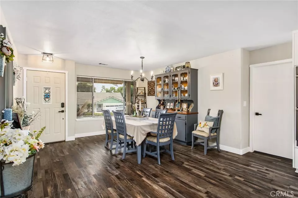 Dining - 31215 Emperor Dr, Canyon Lake, CA 92587 photo 1 of 2