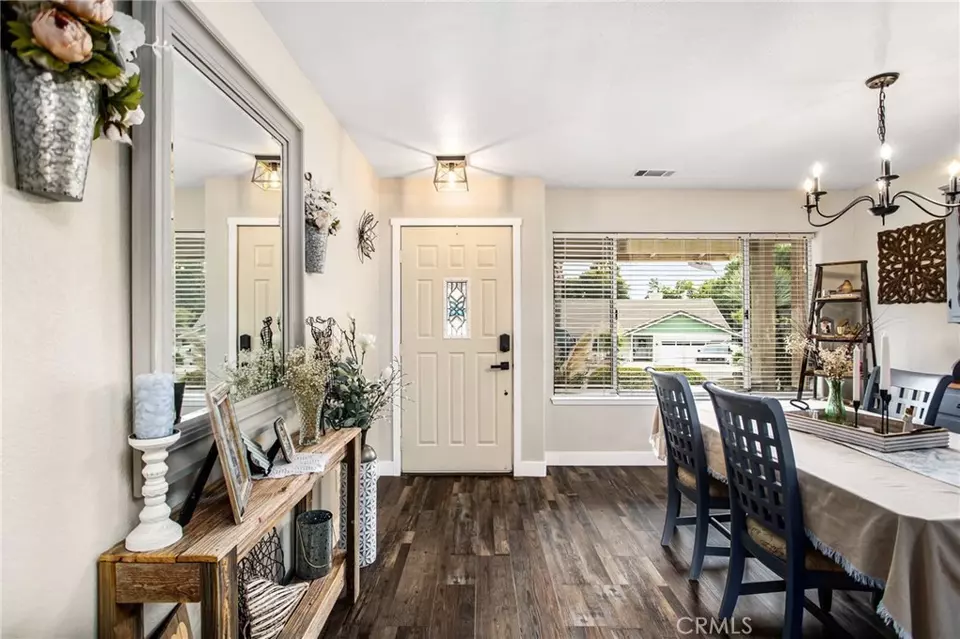 Entry Way - 31215 Emperor Dr, Canyon Lake, CA 92587 photo 1 of 3