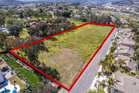 1863 Sunset Dr, Vista, CA 92081