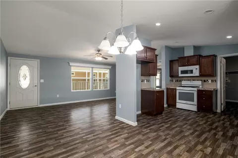 2205 W Acacia Ave #15, Hemet, CA 92545