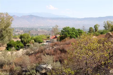 10 Vista Del Valle, Hemet, CA 92544
