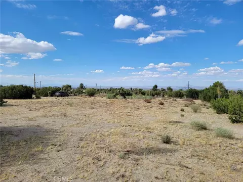 9855 Holiday Ln, Pinon Hills, CA 92372