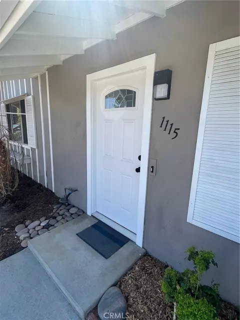 1115 S Thompson St, Hemet, CA 92543