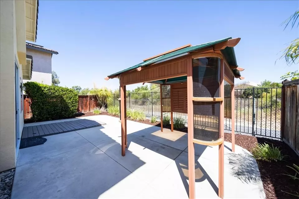 Exterior - 27554 Parkside Dr, Temecula, CA 92591 photo 2 of 4