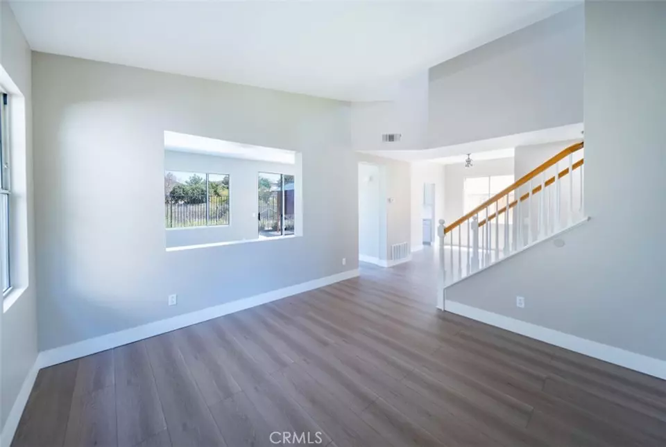 Living - 27554 Parkside Dr, Temecula, CA 92591 photo 2 of 6