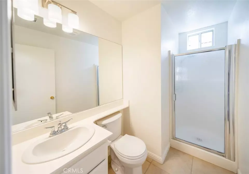 Bath - 27554 Parkside Dr, Temecula, CA 92591 photo 1 of 3