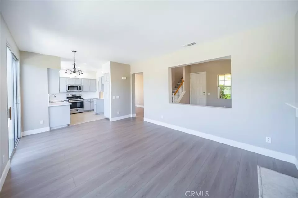 Living - 27554 Parkside Dr, Temecula, CA 92591 photo 5 of 6