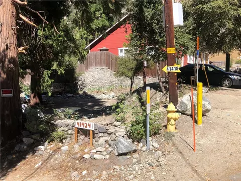 41424 Valley Of The Falls Dr, Forest Falls, CA 92339